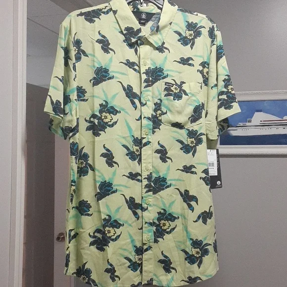 Volcom Green And Blue Hawaiian Shirt. Size Medium. New With Tags. - Picture 1 of 10